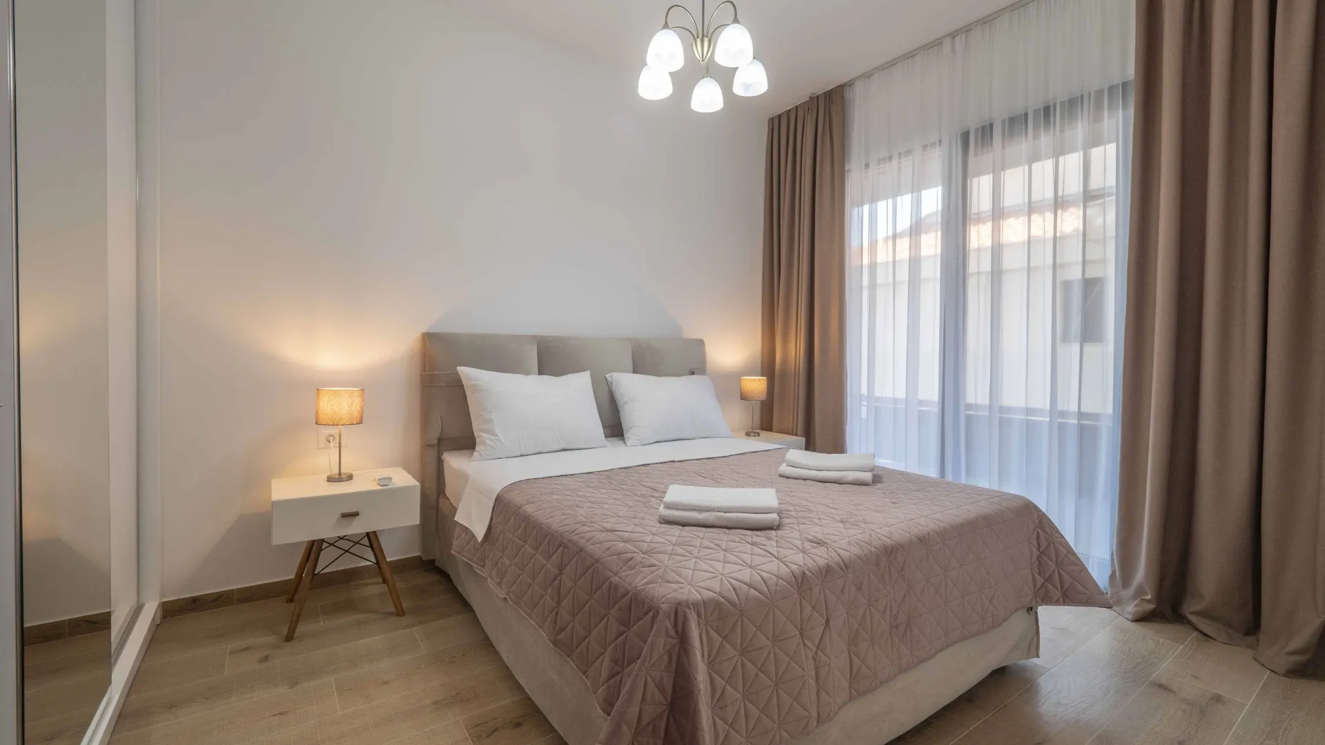 Izdavanje, dvosoban stan, 80m², Gospoština, Budva