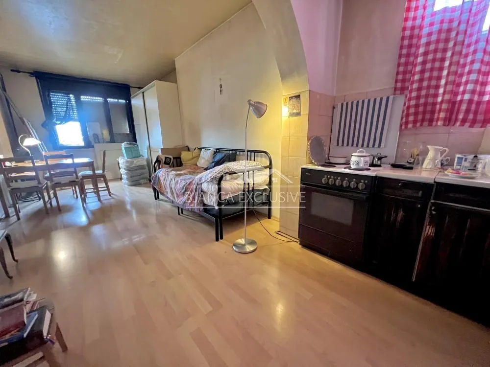 Prodaja, četvorosoban stan, 111m², Vračar Sve Podlokacije, Beograd