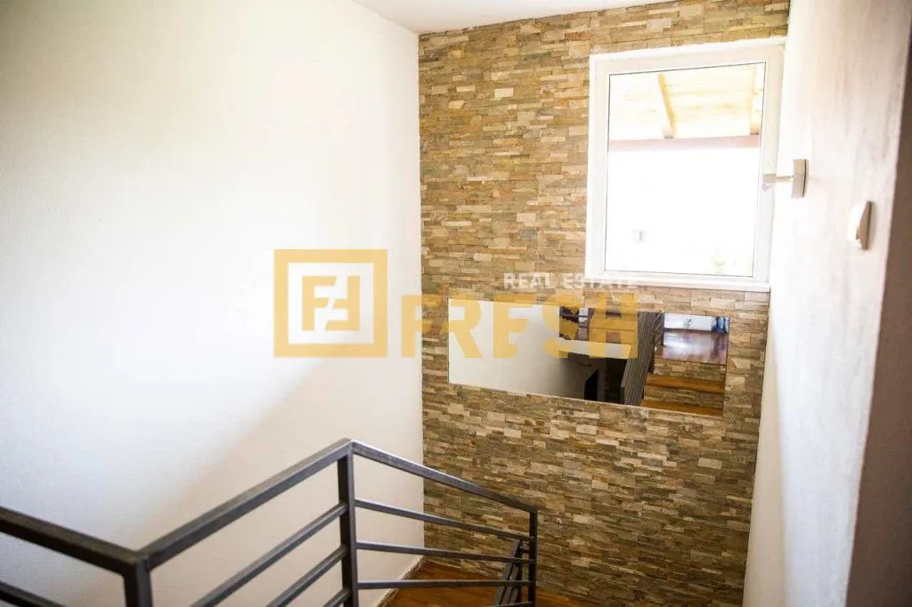 Sale, house, 233m², Zabjelo, Podgorica
