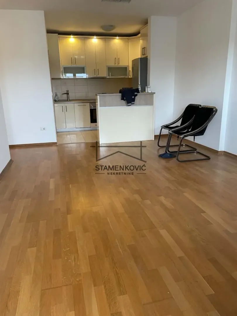 Prodaja, četvorosoban stan, 90m², Adamovićevo Naselje, Novi Sad Sve Podlokacije