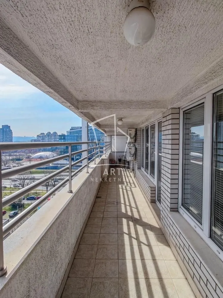 Sale, four bedroom apartment, 137m², Novi Beograd Blok 22, Novi Beograd Sve Podlokacije