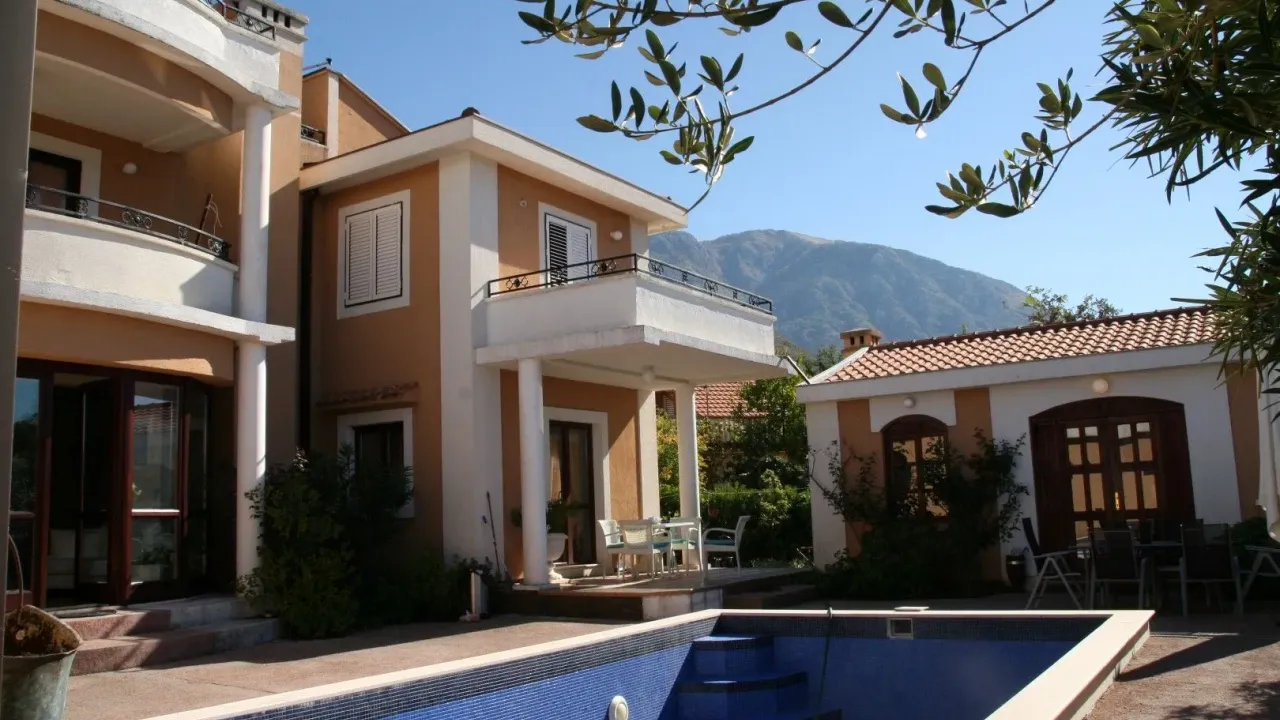 Sale, house, 450m², Kotor, Crna Gora