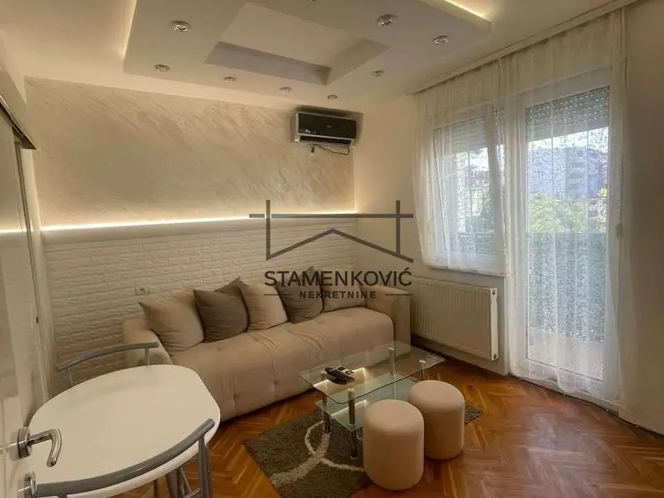 Izdavanje, dvosoban stan, 34m², Grbavica, Novi Sad Sve Podlokacije