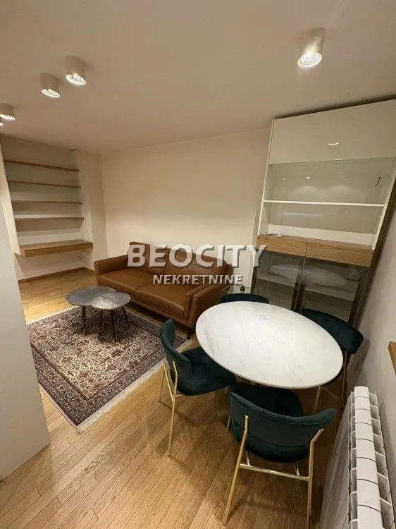 Izdavanje, dvosoban stan, 40m², Dorćol Sve Podlokacije, Beograd