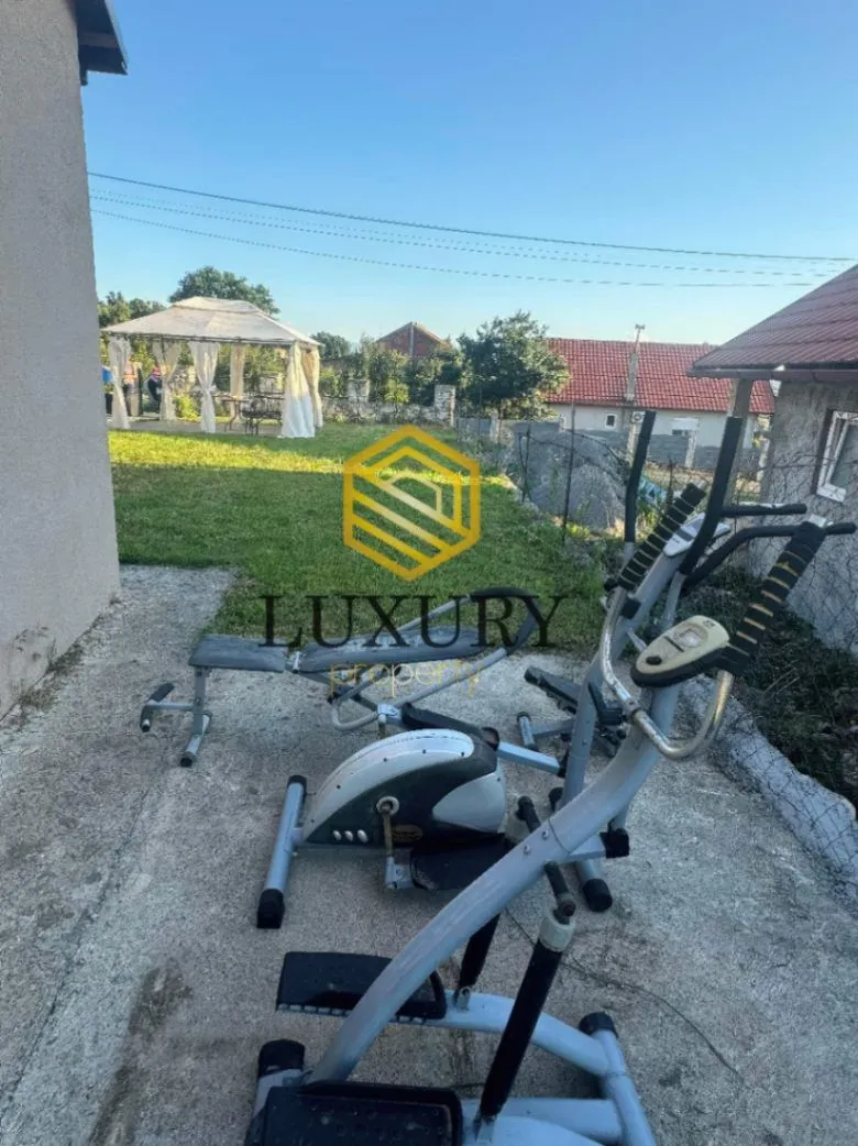 Rent, house, 100m², Kakaricka Gora, Podgorica
