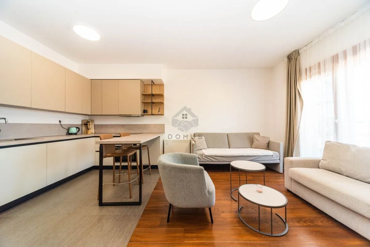 Izdavanje, trosoban stan, 89m², Master Kvart, Podgorica