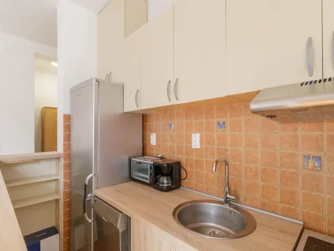 Rent, one bedroom apartment, 53m², Dumidran, Tivat - image 17