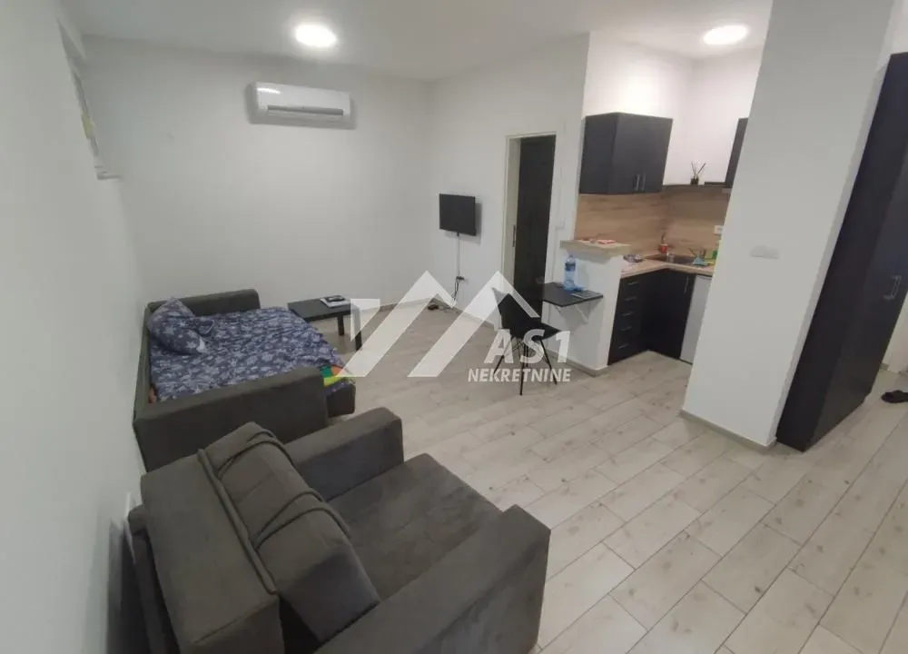 Izdavanje, stan, 32m², Centar, Novi Sad
