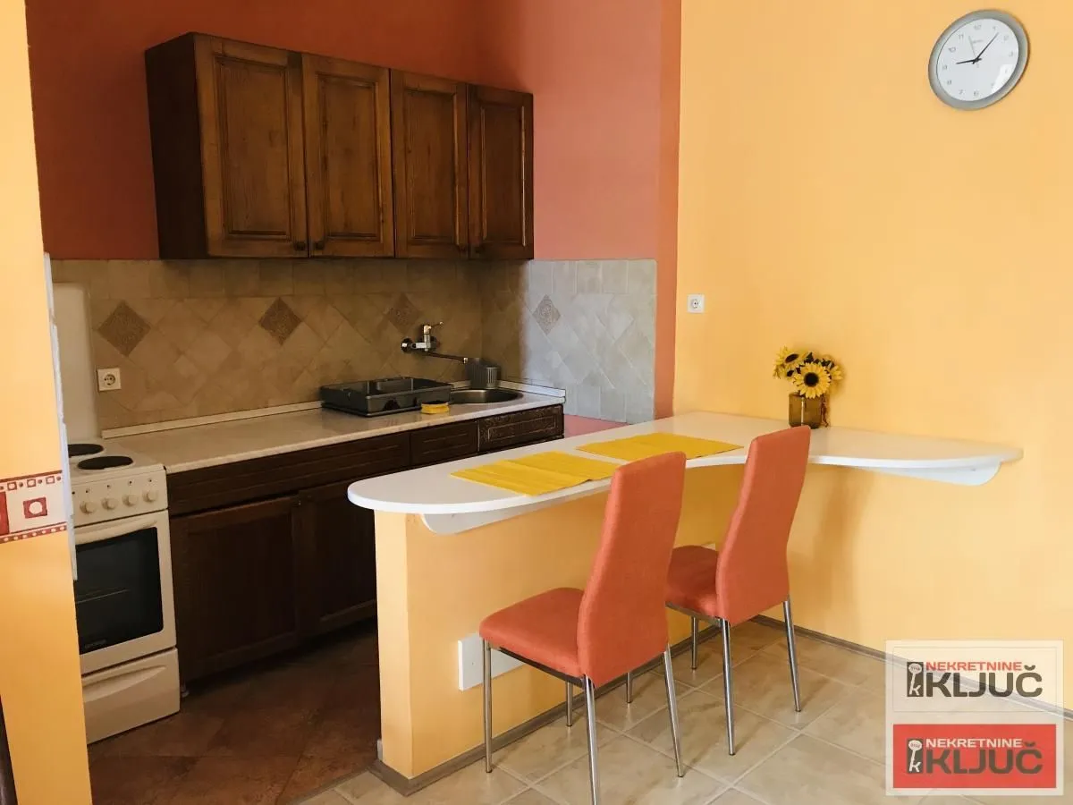 Prodaja, jednosoban stan, 30m², Centar, Novi Sad