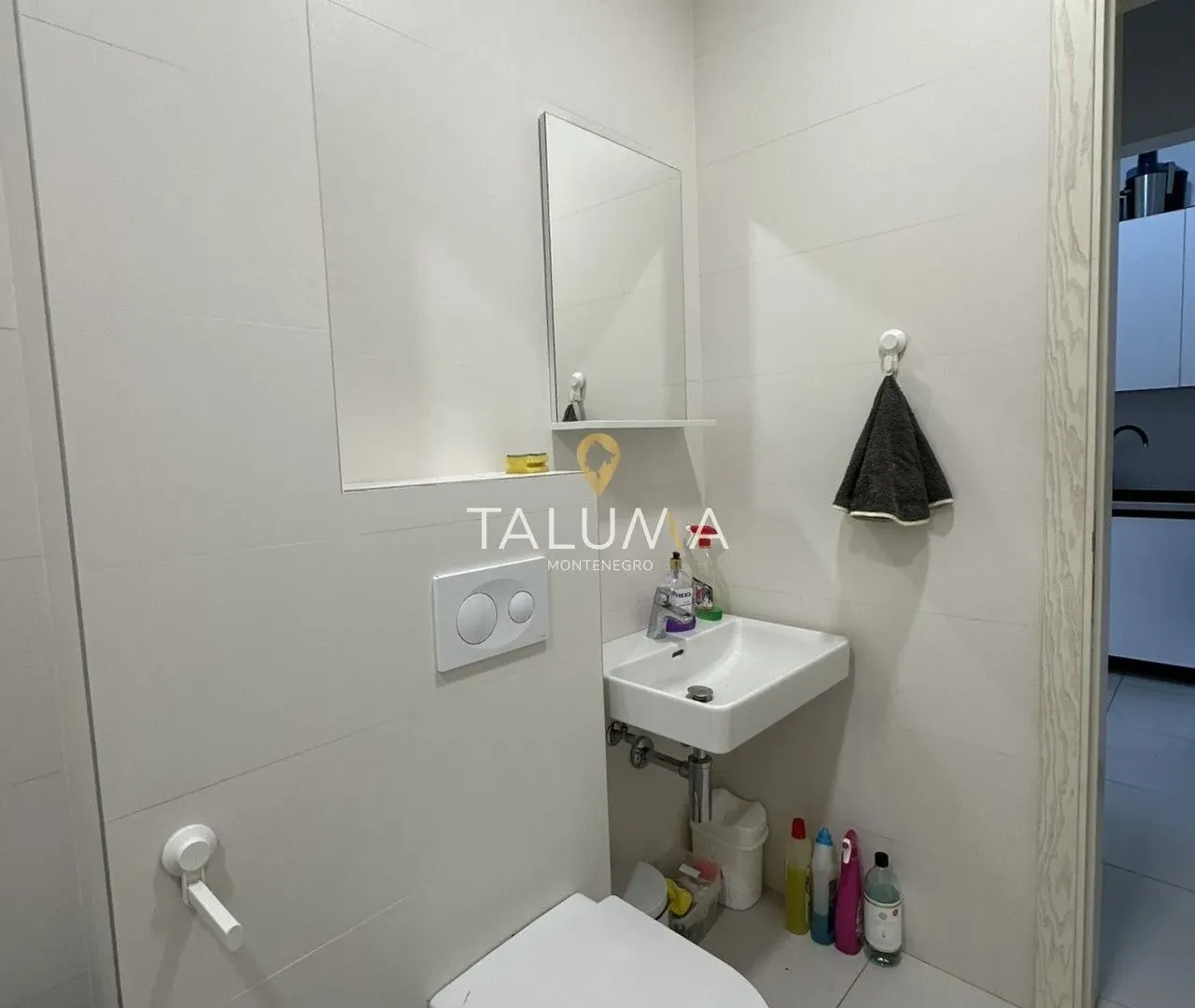 Izdavanje, dvosoban stan, 62m², Gornja Gorica, Podgorica