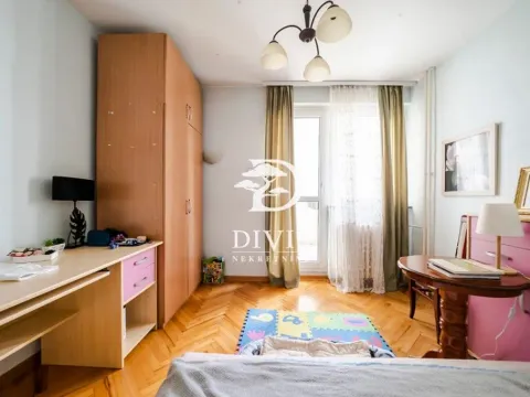 Prodaja, trosoban stan, 89m², Vračar Centar, Vračar Sve Podlokacije - image 13