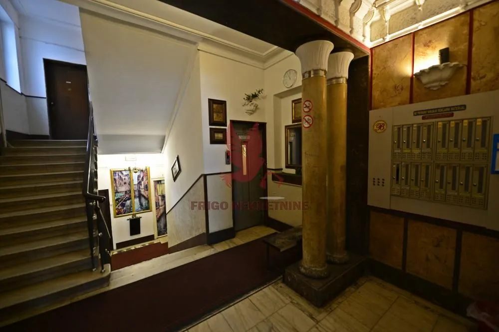 Sale, four bedroom apartment, 100m², Savski Venac, Beograd