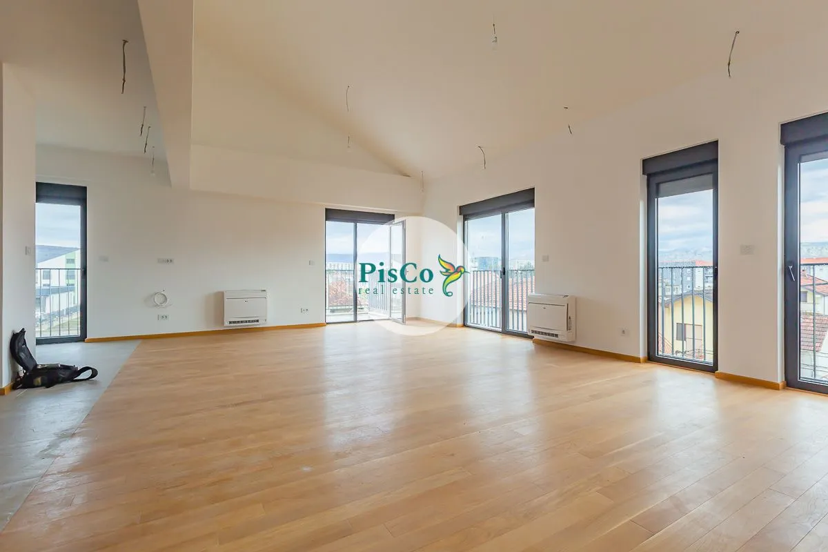 Prodaja, četvorosoban stan, 142m², Zabjelo, Podgorica