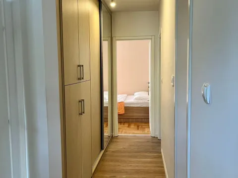 Izdavanje, dvosoban stan, 120m², Budva, Crna Gora - image 9