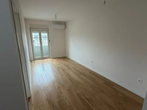 Prodaja, jednosoban stan, 40m², Central Point, Podgorica - image 4