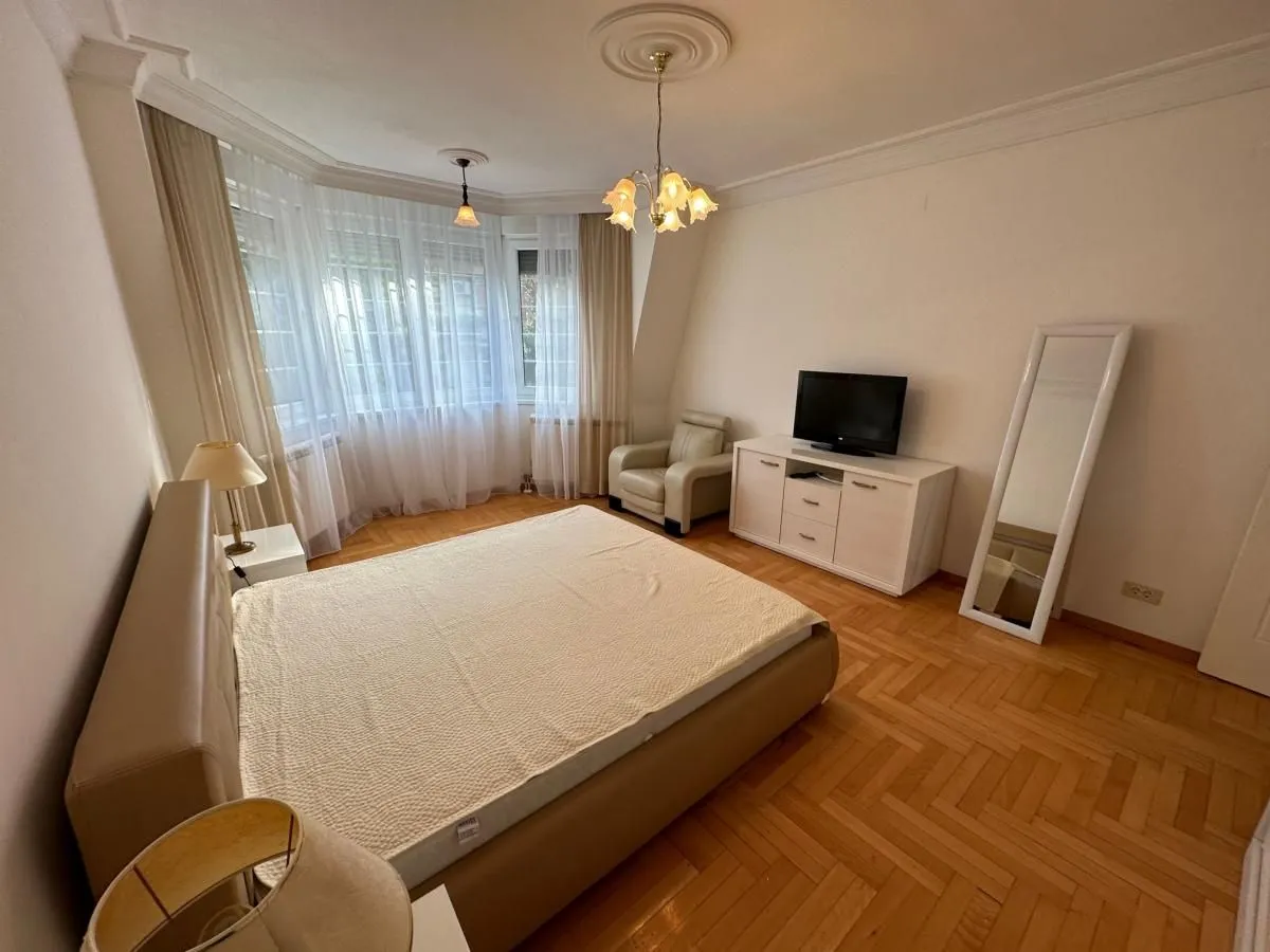 Rent, four bedroom apartment, 147m², Savski Venac, Beograd