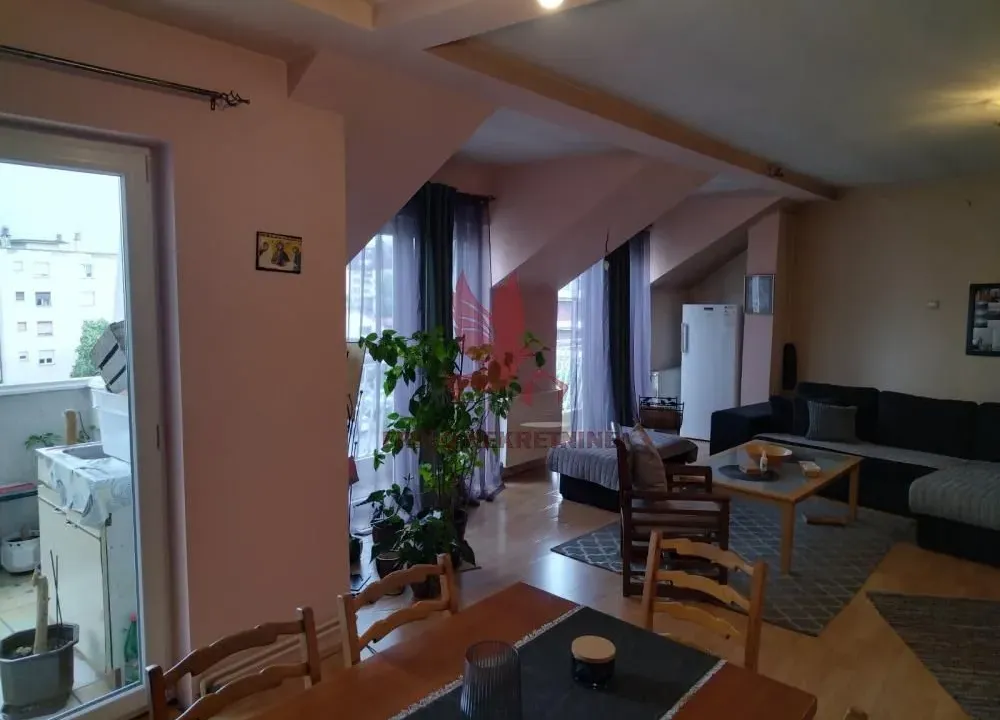 Prodaja, četvorosoban stan, 112m², Mladenovac, Beograd