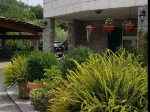 Izdavanje, jednosoban stan, 45m², Kalimanj, Tivat - image 13