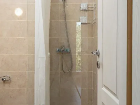 Rent, studio apartment, 35m², Radovići, Tivat - image 8