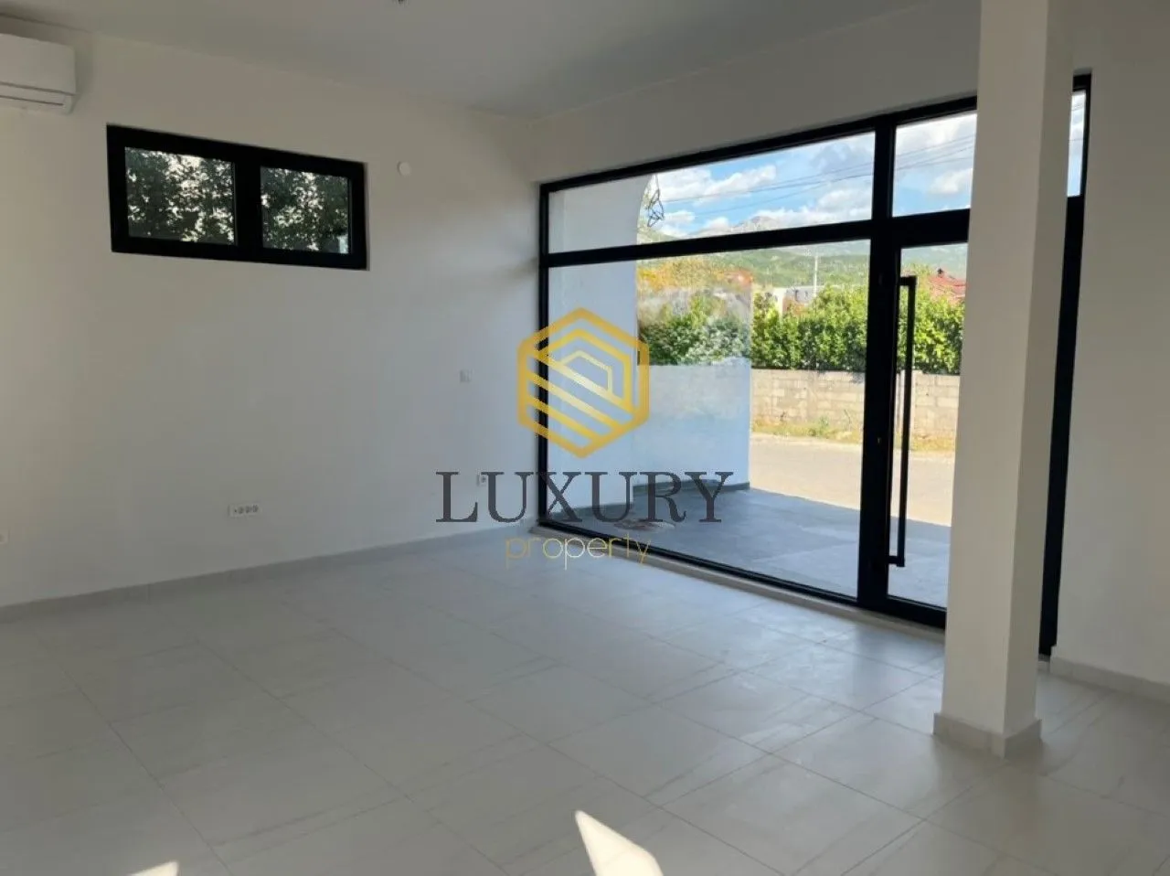 Rent, office space, 64m², Zagorič, Podgorica