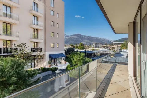 Rent, one bedroom apartment, 74m², Porto Montenegro, Tivat - image 12