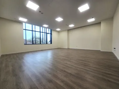 Izdavanje, poslovni prostor, 2542m², Centar, Podgorica - image 13