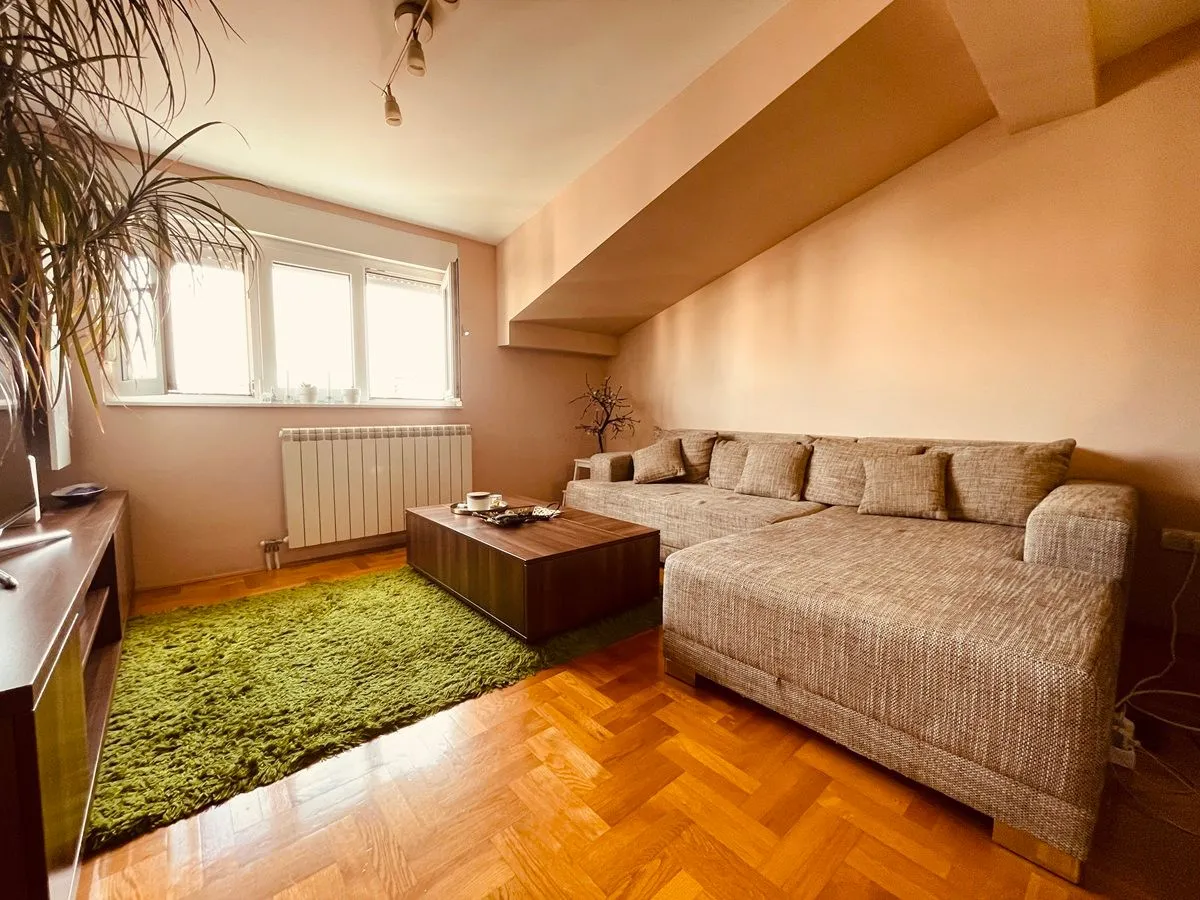 Prodaja, trosoban stan, 58m², Uciteljsko Naselje, Zvezdara Sve Podlokacije