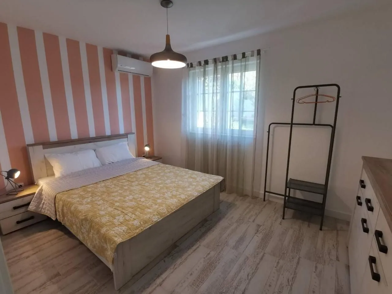 Izdavanje, kuća, 110m², Kava, Tivat