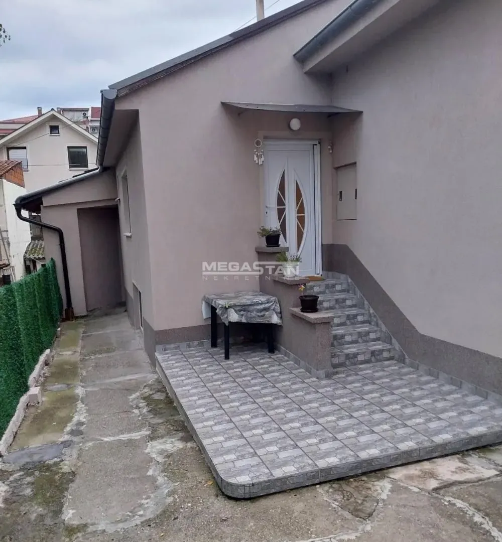 Sale, house, 67m², Cvetkova Pijaca, Zvezdara Sve Podlokacije