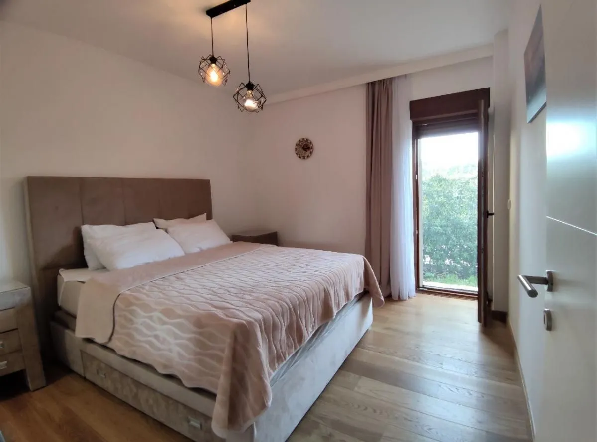 Rent, two bedroom apartment, 59m², Đuraševići, Tivat