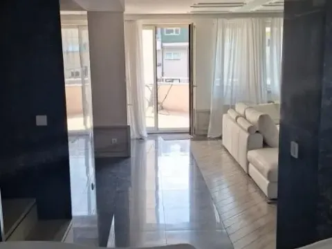 Izdavanje, četvorosoban stan, 270m², Kalenić Pijaca, Vračar Sve Podlokacije - image 17