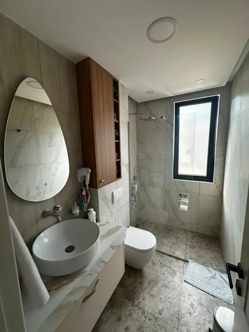 Izdavanje, kuća, 165m², Lastva Grbaljska, Kotor
