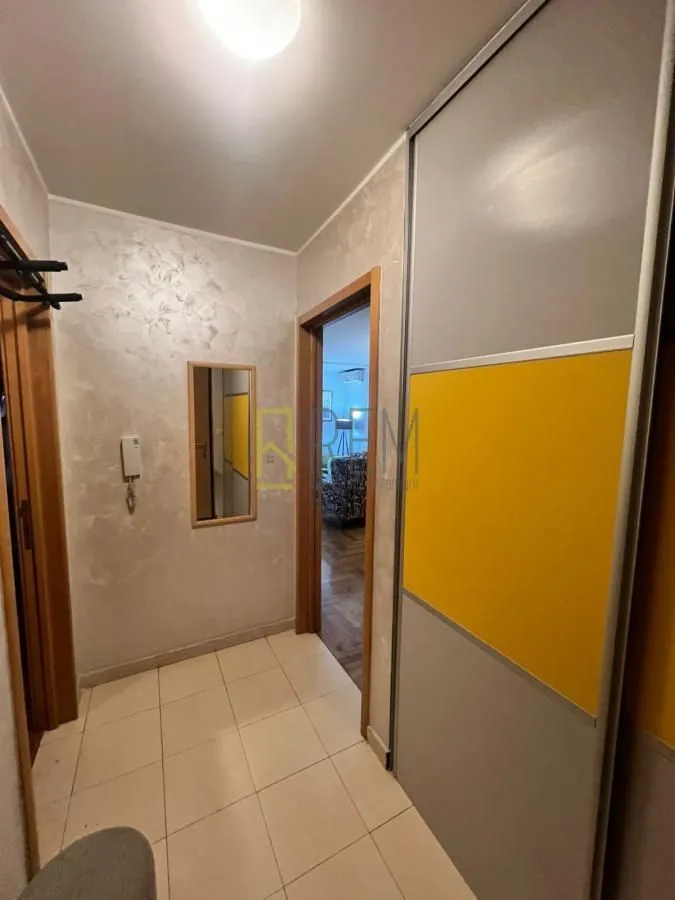Prodaja, dvosoban stan, 70m², Stari Aerodrom, Podgorica