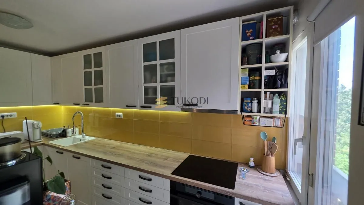 Prodaja, četvorosoban stan, 96m², Novo naselje, Novi Sad