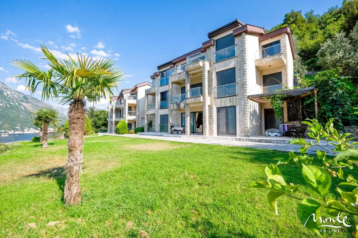 Prodaja, dvosoban stan, 68m², Kostanjica, Kotor