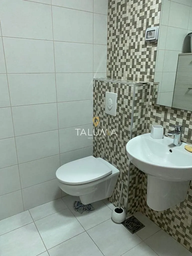 Izdavanje, jednosoban stan, 53m², City Kvart, Podgorica