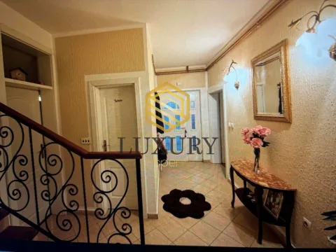 Rent, house, 200m², Donja Gorica, Podgorica - image 14