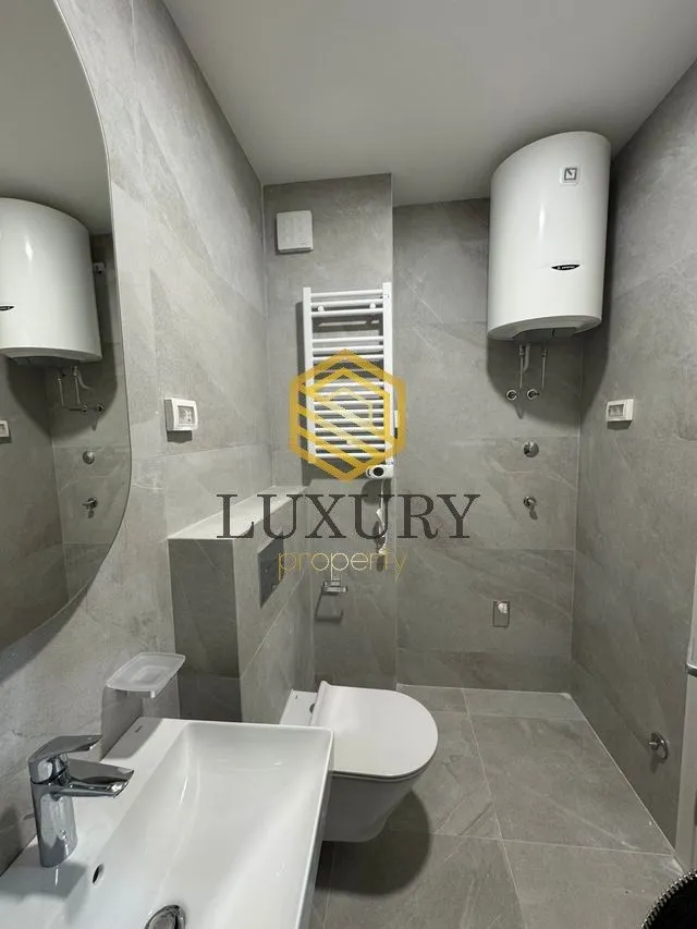 Izdavanje, jednosoban stan, 49m², Central Point, Podgorica
