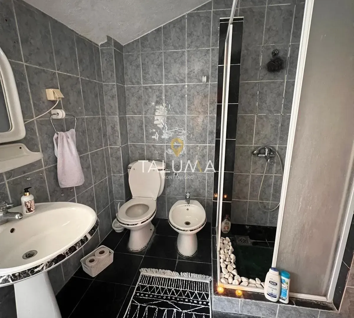 Sale, house, 300m², Rijeka Reževići, Budva