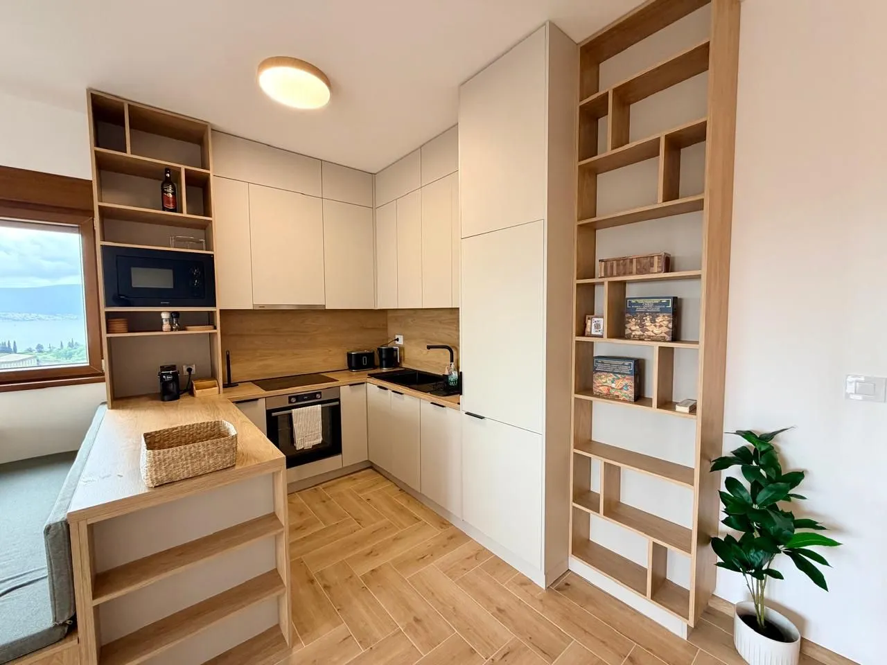 Rent, two bedroom apartment, 63m², Kava, Tivat