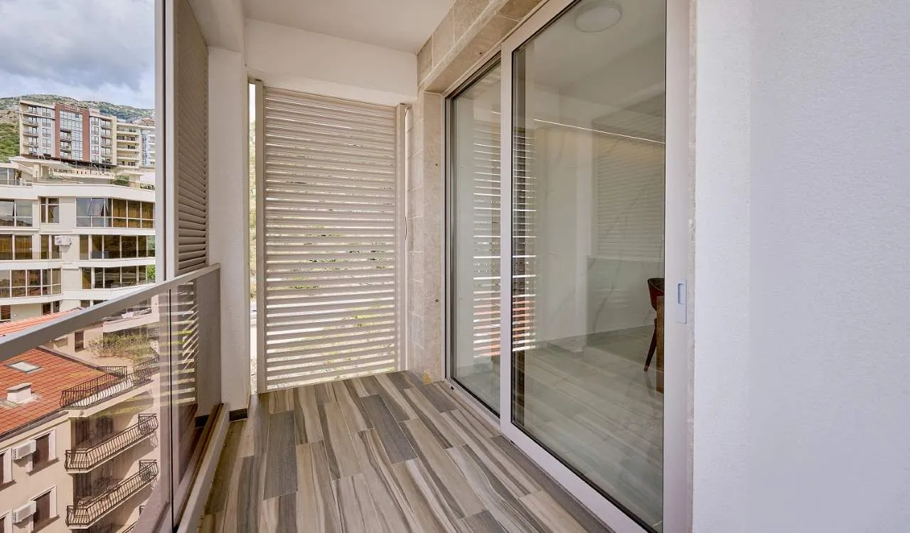Prodaja, dvosoban stan, 90m², Rafailovići, Budva