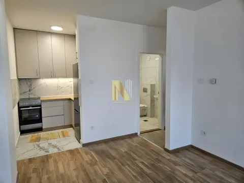 Izdavanje, dvosoban stan, 47m², Avijatičarsko naselje, Novi Sad Sve Podlokacije - image 1