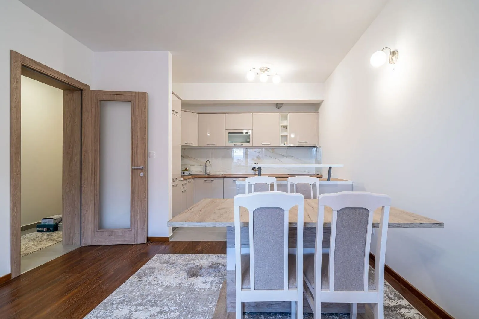 Izdavanje, dvosoban stan, 70m², Master Kvart, Podgorica