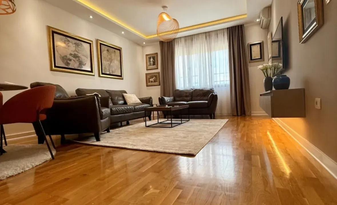 Izdavanje, dvosoban stan, 90m², Preko Morače, Podgorica
