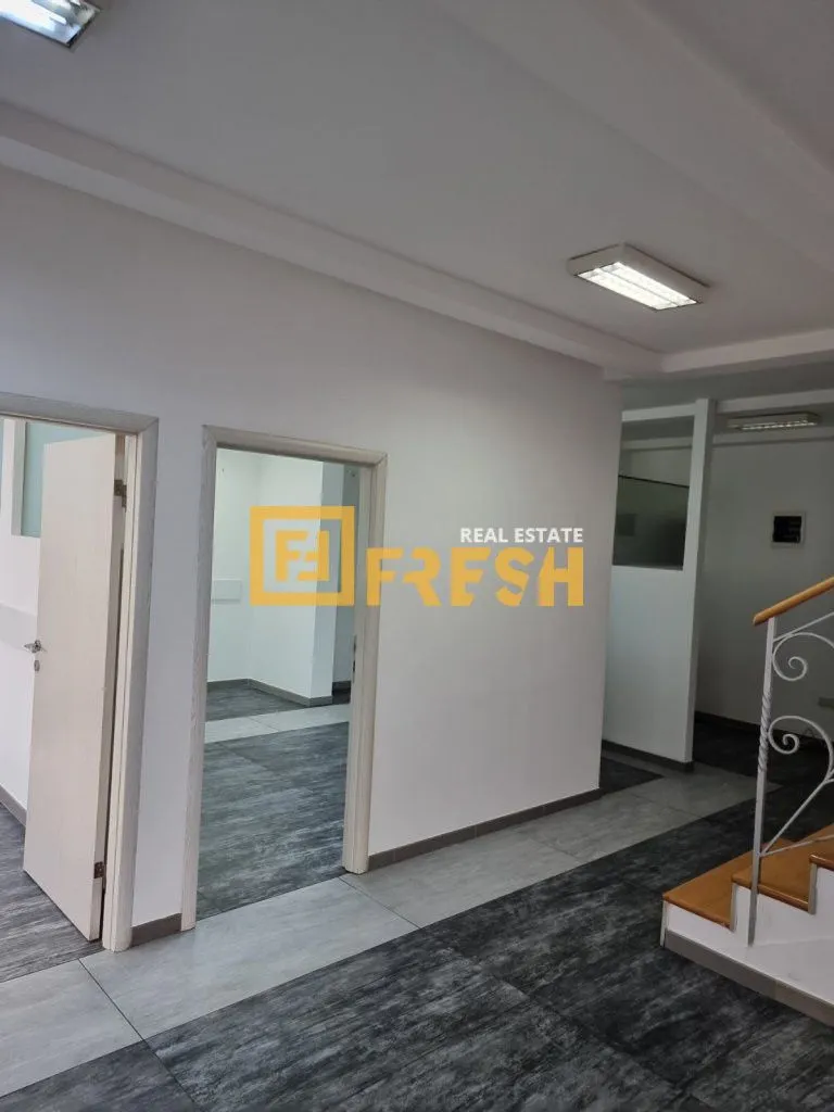 Rent, office space, 130m², Krivi Most, Podgorica