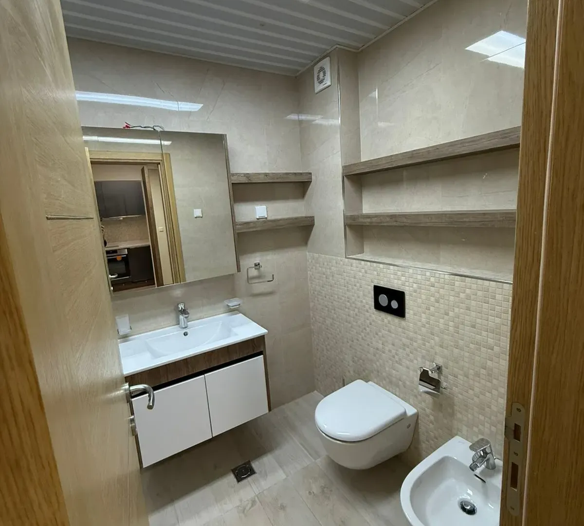 Izdavanje, jednosoban stan, 50m², Pržno, Budva