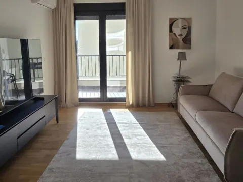 Rent, two bedroom apartment, 61m², Tivat, Crna Gora - image 1