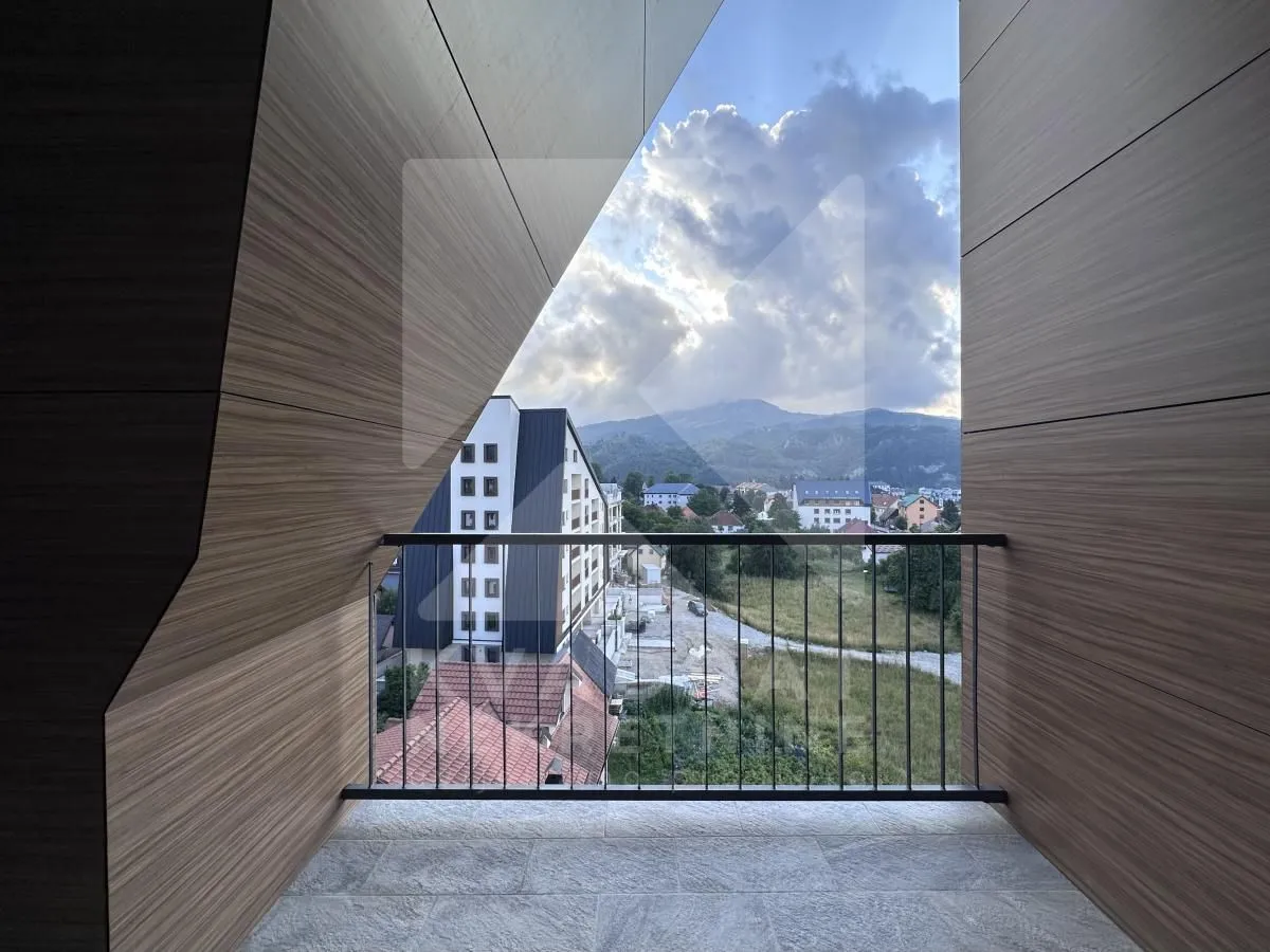 Prodaja, četvorosoban stan, 107m², Centar, Kolašin
