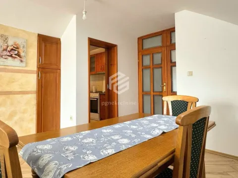 Izdavanje, dvosoban stan, 70m², Stari Aerodrom, Podgorica - image 4