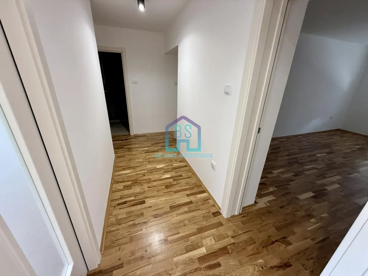 Prodaja, četvorosoban stan, 95m², Železnička Stanica, Novi Sad Sve Podlokacije